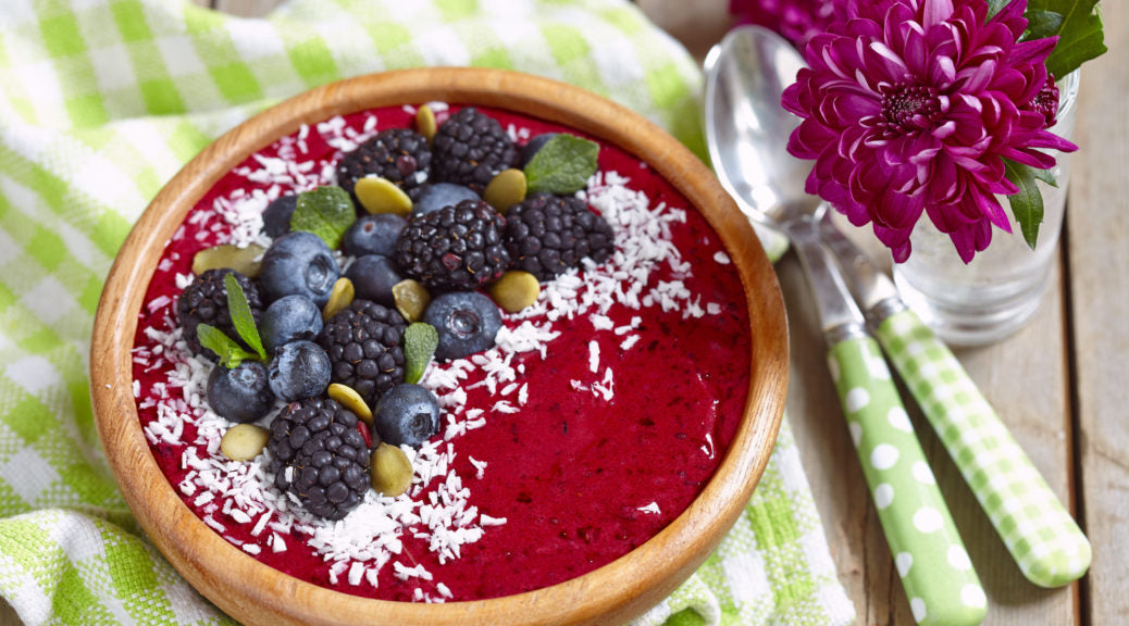Beautifying Your Breakfast: How to Make an Acai Smoothie